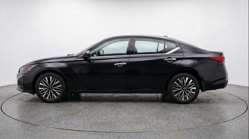 Super Black 2025 Nissan Altima SV FWD