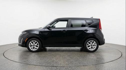 Fusion Black 2025 Kia Soul LX