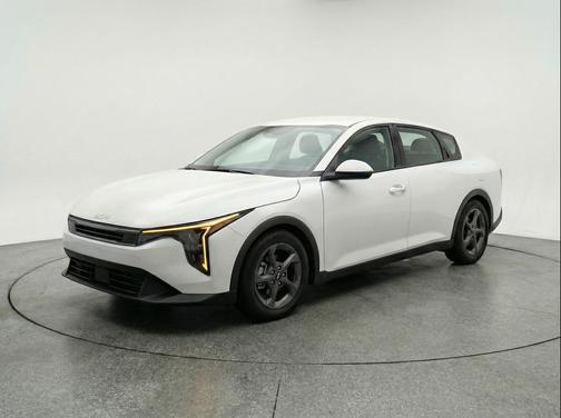 Snow White Pearl 2025 Kia K4 LXS