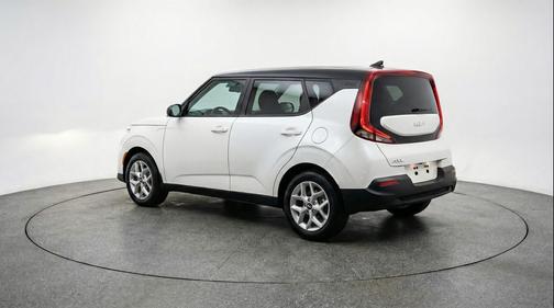 Snow White Pearl 2025 Kia Soul LX