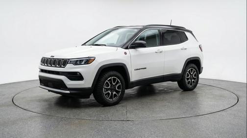 Bright White Clearcoat 2025 Jeep Compass Trailhawk