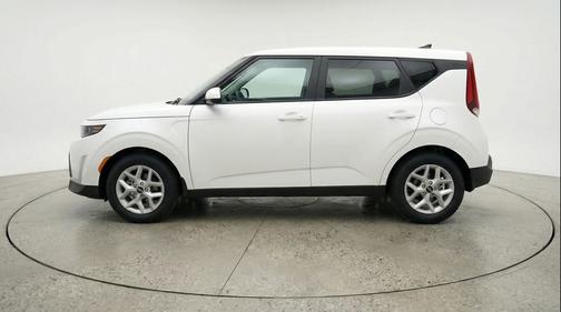 Snow White Pearl 2025 Kia Soul LX