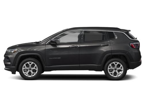 Diamond Black Crystal Pearlcoat 2025 Jeep Compass Latitude
