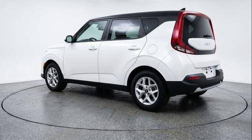 Snow White Pearl 2025 Kia Soul LX