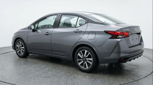 Gun Metallic 2025 Nissan Versa 1.6 SV