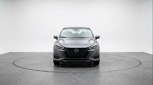 Gun Metallic 2025 Nissan Versa 1.6 SV