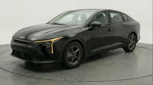 Aurora Black Pearl 2025 Kia K4 LXS