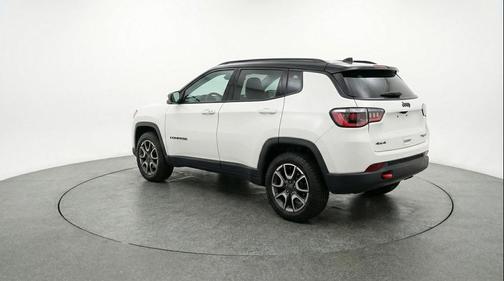 Bright White Clearcoat 2025 Jeep Compass Trailhawk