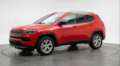 Red Hot Pearlcoat 2025 Jeep Compass Latitude