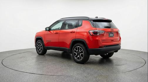 Red Hot Pearlcoat 2025 Jeep Compass Trailhawk