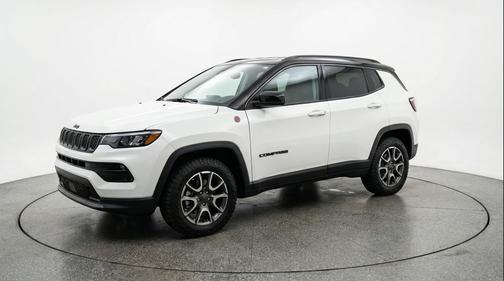 Bright White Clearcoat 2025 Jeep Compass Trailhawk