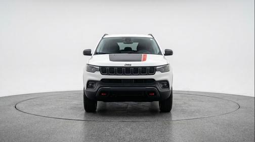 Bright White Clearcoat 2025 Jeep Compass Trailhawk