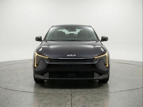 Aurora Black Pearl 2025 Kia K4 LXS