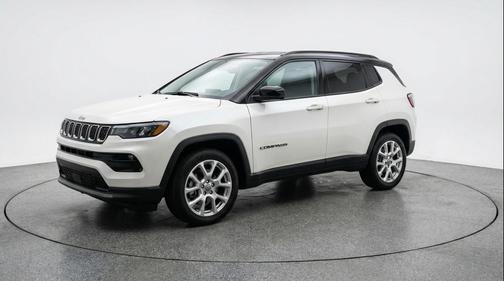 Bright White Clearcoat 2025 Jeep Compass Limited