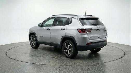 Silver Zynith Metallic Clearcoat 2025 Jeep Compass Limited
