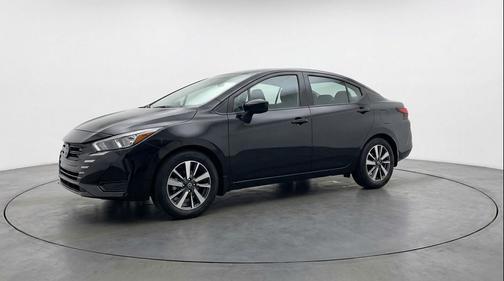 Super Black 2025 Nissan Versa 1.6 SV