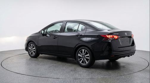 Super Black 2025 Nissan Versa 1.6 SV