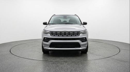 Silver Zynith Metallic Clearcoat 2025 Jeep Compass Limited