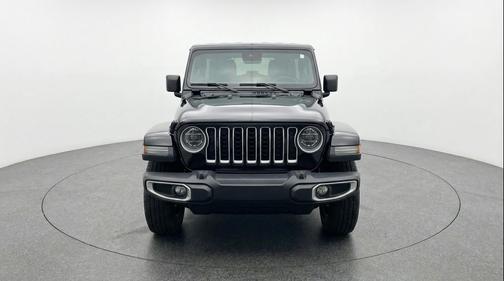 Black Clearcoat 2025 Jeep Wrangler 4-Door Sahara 4x4