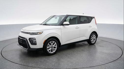 Snow White Pearl 2025 Kia Soul LX