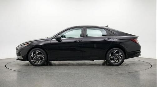 Abyss Black 2025 Hyundai ELANTRA SEL