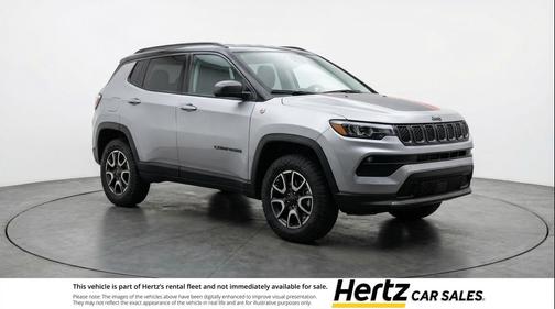Silver Zynith Metallic Clearcoat 2025 Jeep Compass Trailhawk