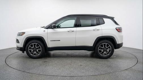 Bright White Clearcoat 2025 Jeep Compass Trailhawk