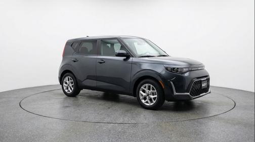 Gravity Gray 2025 Kia Soul LX