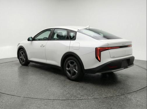 Snow White Pearl 2025 Kia K4 LXS