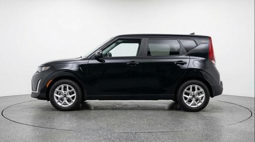 Fusion Black 2025 Kia Soul LX