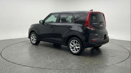 Fusion Black 2025 Kia Soul LX