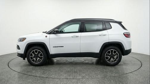 Bright White Clearcoat 2025 Jeep Compass Trailhawk