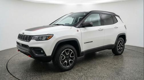 Bright White Clearcoat 2025 Jeep Compass Trailhawk