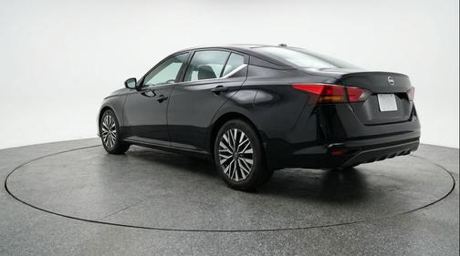 Super Black 2025 Nissan Altima SV FWD