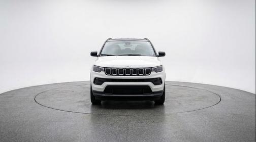 Bright White Clearcoat 2025 Jeep Compass Limited