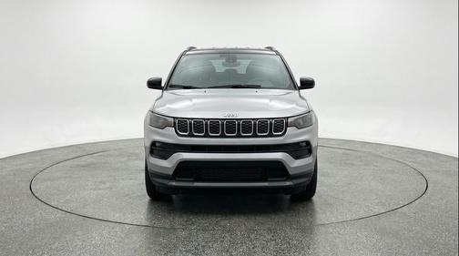 Silver Zynith Metallic Clearcoat 2025 Jeep Compass Limited