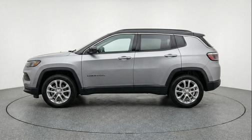 Silver Zynith Metallic Clearcoat 2025 Jeep Compass Limited