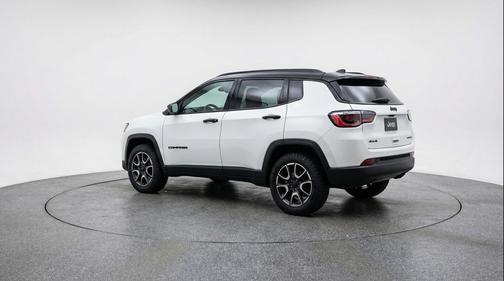 Bright White Clearcoat 2025 Jeep Compass Trailhawk
