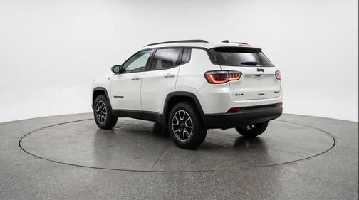 Bright White Clearcoat 2025 Jeep Compass Trailhawk
