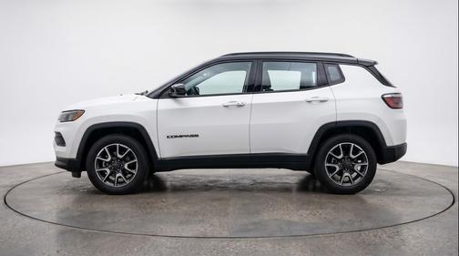 Bright White Clearcoat 2025 Jeep Compass Trailhawk