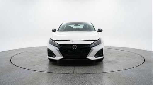 Glacier White 2025 Nissan Altima SV FWD