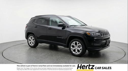 Diamond Black Crystal Pearlcoat 2025 Jeep Compass Latitude