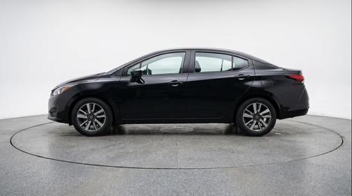 Super Black 2025 Nissan Versa 1.6 SV