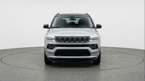 Silver Zynith Metallic Clearcoat 2025 Jeep Compass Limited