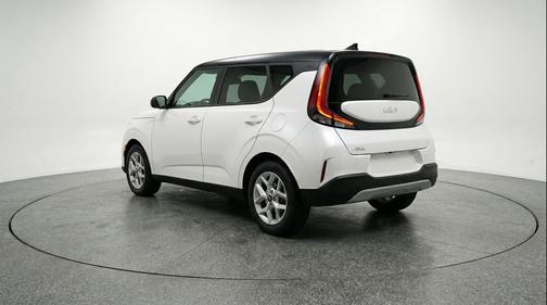 Snow White Pearl 2025 Kia Soul LX