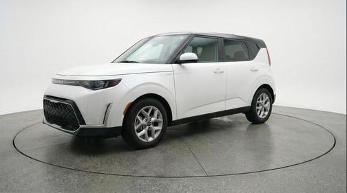 Snow White Pearl 2025 Kia Soul LX