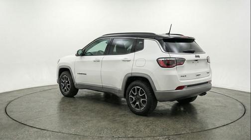 Bright White Clearcoat 2025 Jeep Compass Trailhawk