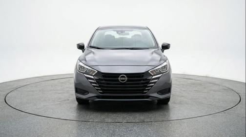 Gun Metallic 2025 Nissan Versa 1.6 SV