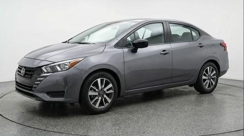 Gun Metallic 2025 Nissan Versa 1.6 SV