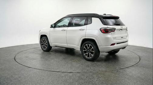 Bright White Clearcoat 2025 Jeep Compass Trailhawk